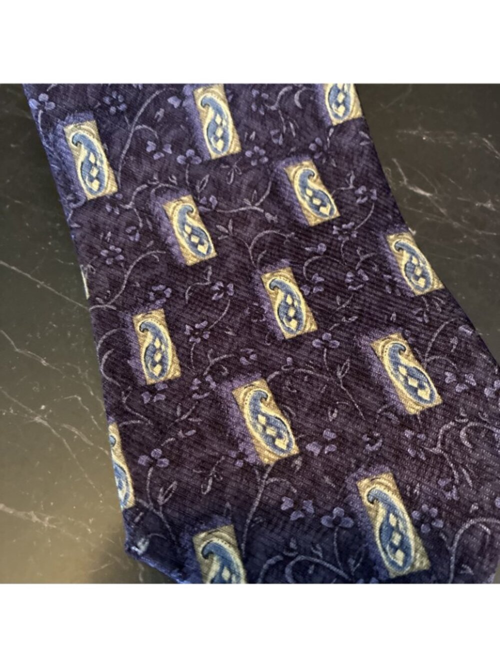Jos A Bank Mens Silk Tie Paisley Floral Purple Blue USA Classic Necktie - Picture 2 of 5